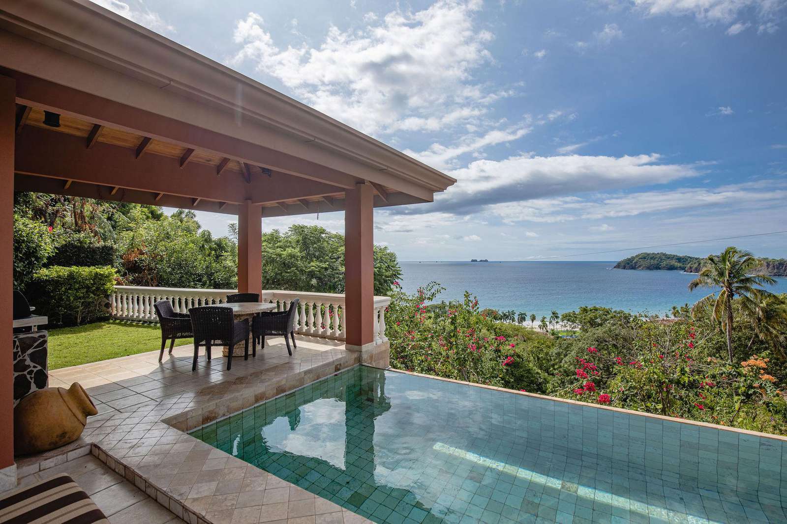 Casa Rosa luxury vacation home in Playa Flamingo